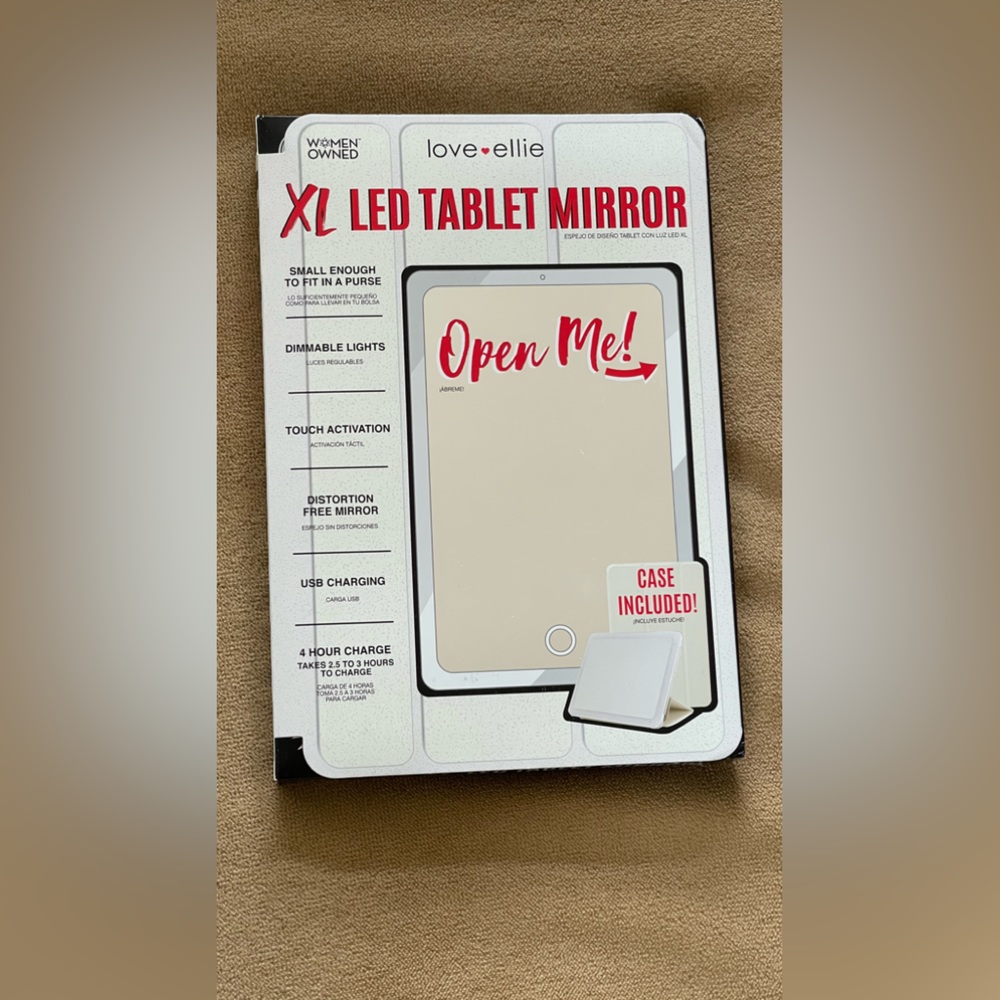LED MAKEUP MIRROR. Perfect for travel or home use. Brand: Love Ellie